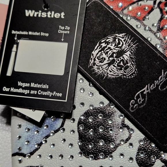 NEW Ed Hardy Black Skull Wristlet With Rhinestones 9"x7' New With Tags - Picture 4 of 6